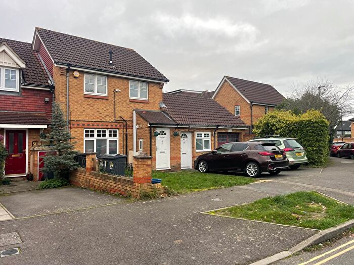 1 Bedroom Flat To Rent In Palmerston Road, Hounslow, TW3