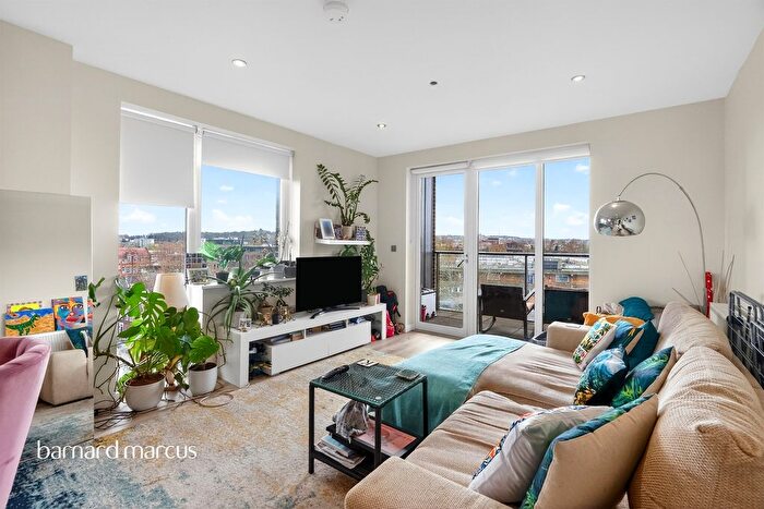 1 Bedroom Flat For Sale In Meeting House Lane, London, SE15