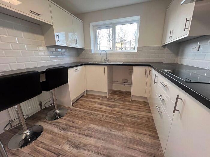 2 Bedroom Flat For Sale In Eldon Street Estate, Oldham, OL8