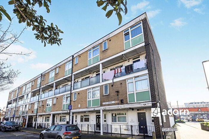 3 Bedroom End Terrace House To Rent In Styles Gardens, London, SW9