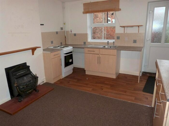 2 Bedroom Cottage To Rent In Pinfold Street, Howden, Goole, DN14