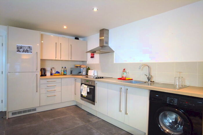 2 Bedroom Flat To Rent In Robey Court, Lincoln, LN5