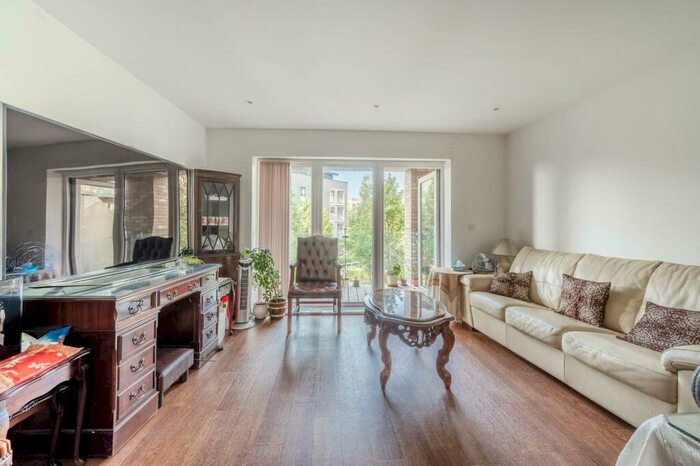 2 Bedroom Flat To Rent In Royal Court, Stanmore, HA7