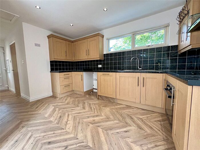 2 Bedroom Bungalow For Sale In Spout Way, Malinslee, Telford, Shropshire, TF3