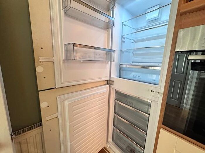 2 Bedroom Flat To Rent In Flat, Milton Street, Dundee, DD3