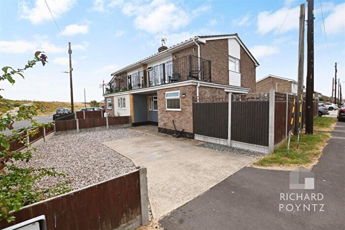 3 Bedroom Semi-Detached House For Sale In Small Gains Avenue, Canvey Island, SS8