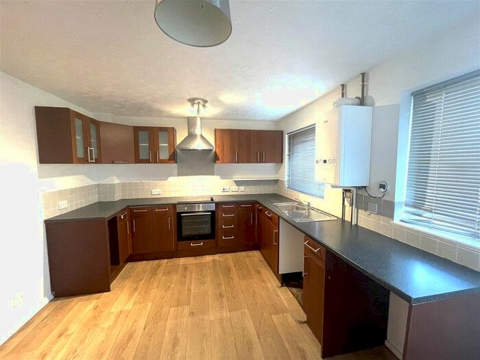 3 Bedroom Semi-Detached House To Rent In Hopes Farm Road, Stourton Grange, Leeds, LS10