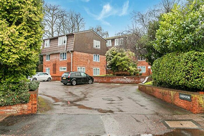 2 Bedroom Flat For Sale In Douglas Road, Harpenden, AL5