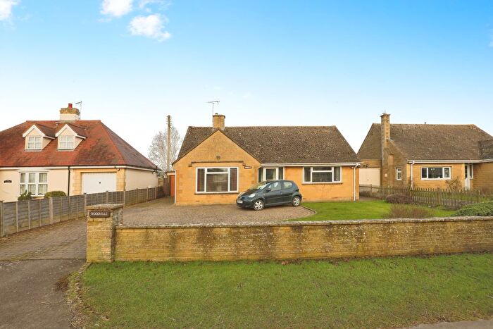 2 Bedroom Bungalow For Sale In Broadway Road, Childswickham, Broadway, Worcestershire, WR12
