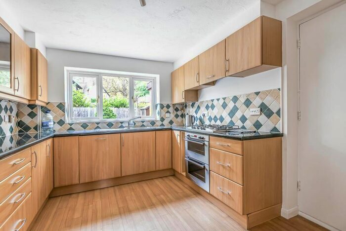 4 Bedroom Detached House To Rent In The Warren, Bracknell, RG12