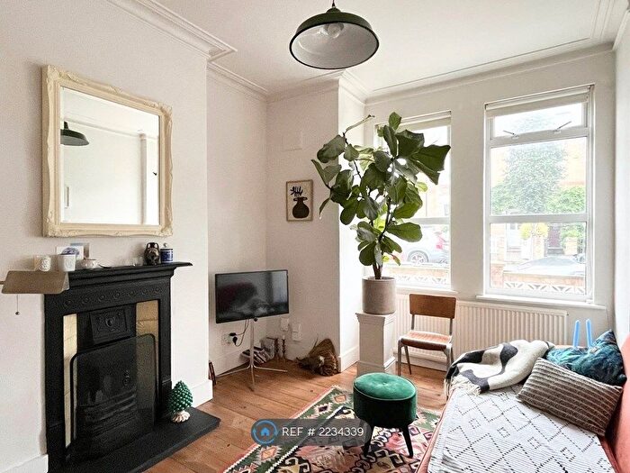 1 Bedroom Flat To Rent In Radford Road, Hither Green, SE13