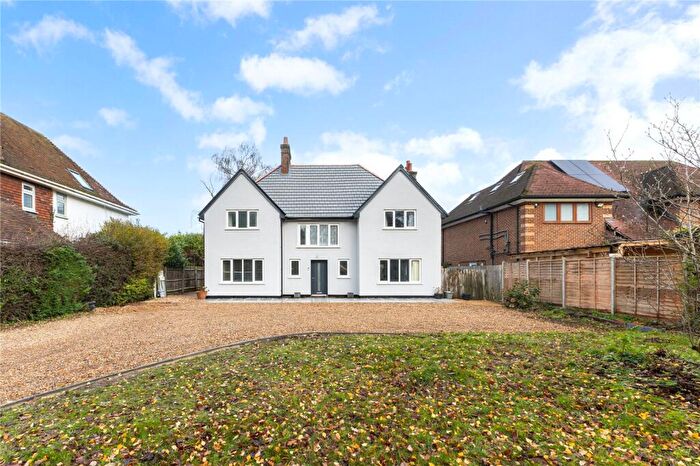4 Bedroom Detached House For Sale In London Road, Luton, Bedfordshire, LU1