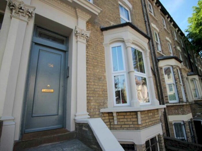 2 Bedroom Flat To Rent In Graham Road, London, E8
