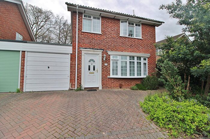 3 Bedroom Detached House For Sale In Prince Of Wales Close, Waterlooville, PO7