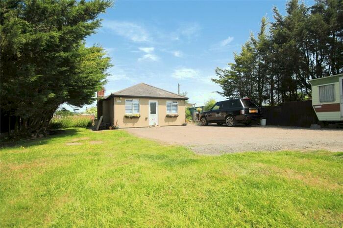 3 Bedroom Bungalow For Sale In Meadow Lane, Runwell, Wickford, Essex, SS11