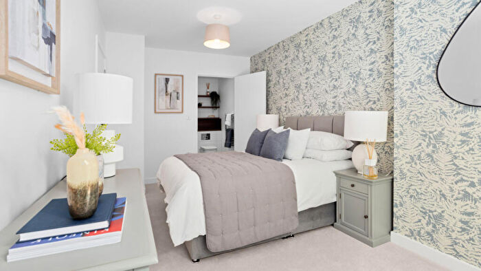 3 Bedroom Apartment For Sale In Pegler Square Kidbrooke Village Greenwich, London, SE3