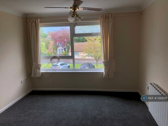 2 Bedroom Flat To Rent In Sawtry, Huntingdon, PE28