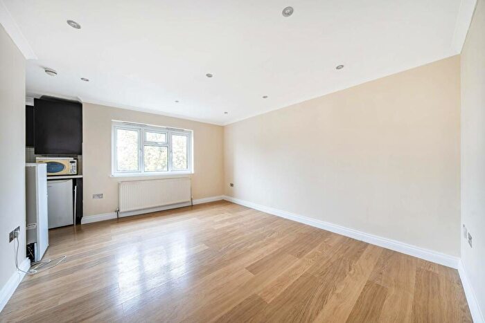 1 Bedroom Flat To Rent In Dartmouth Road, Hendon, London, NW4