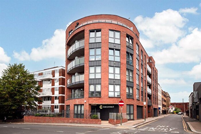 1 Bedroom Flat For Sale In Nether Street, London, N3