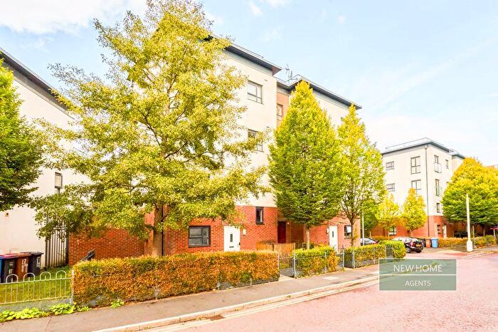 3 Bedroom Maisonette For Sale In Lord Street, Salford, M7