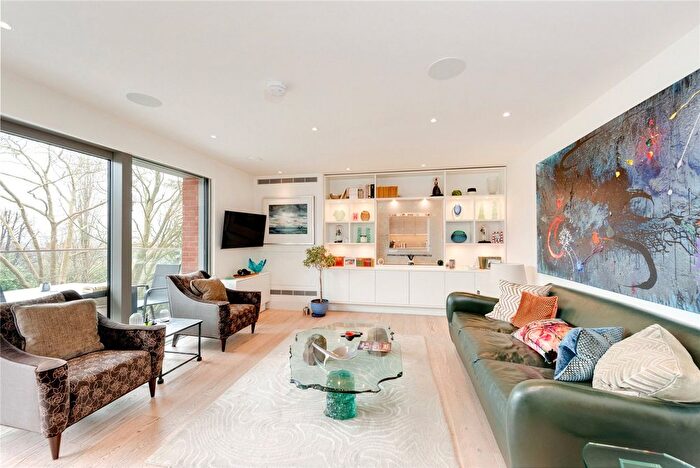 3 Bedroom Flat For Sale In Penrose Gardens, London, NW3