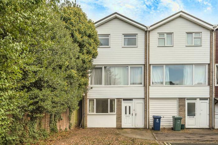 4 Bedroom End Of Terrace House To Rent In Shelford Place, Hmo Ready Sharers, OX3