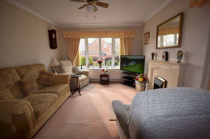 2 Bedroom Detached Bungalow For Sale In Green Lane, Heywood, OL10