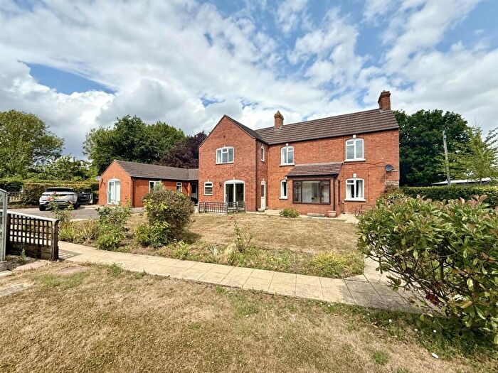 4 Bedroom Detached House For Sale In Beds & Annex, GL19