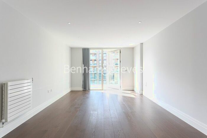 2 Bedroom Flat To Rent In Queenshurst Square, Kingston Upon Thames, KT2