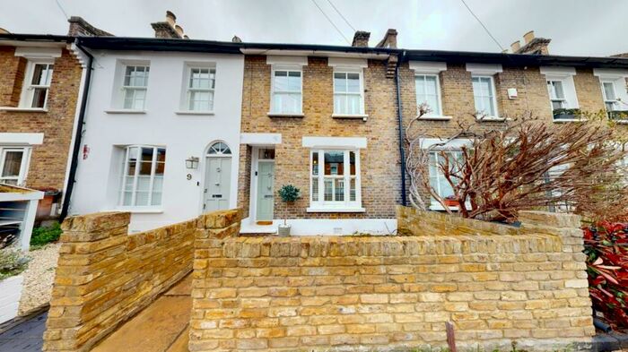 3 Bedroom House To Rent In Thorne Street, Richmond Upon Thames, SW13