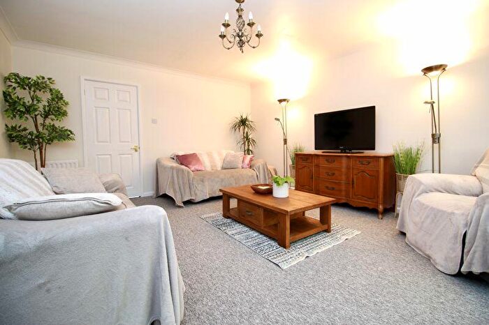4 Bedroom Detached House For Sale In Old Bridge Close, Bursledon, SO31