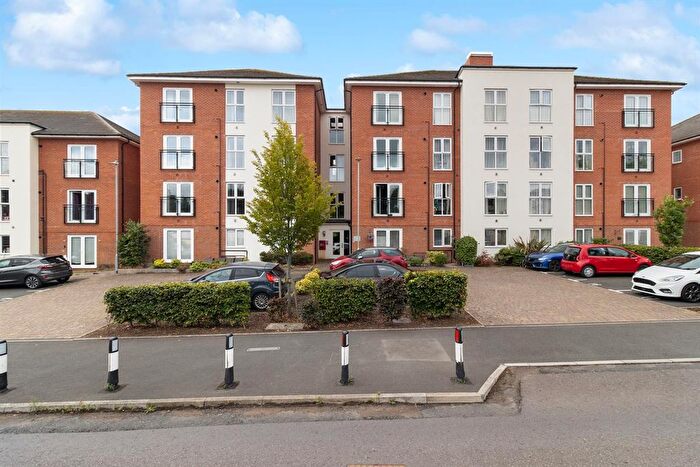 2 Bedroom Flat For Sale In Somerford House, Apartment, Hill View Road, Malvern, Worcestershire, WR14