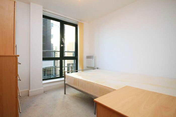 3 Bedroom Flat To Rent In Mansell Street, Tower Hill, E1