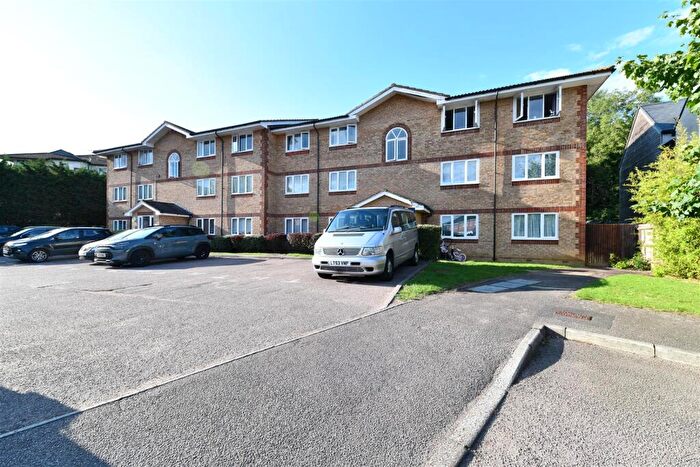 2 Bedroom Flat For Sale In Keller Close, Stevenage, SG2