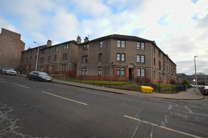 2 Bedroom Flat To Rent In Fleming Gardens West, Coldside, Dundee, DD3