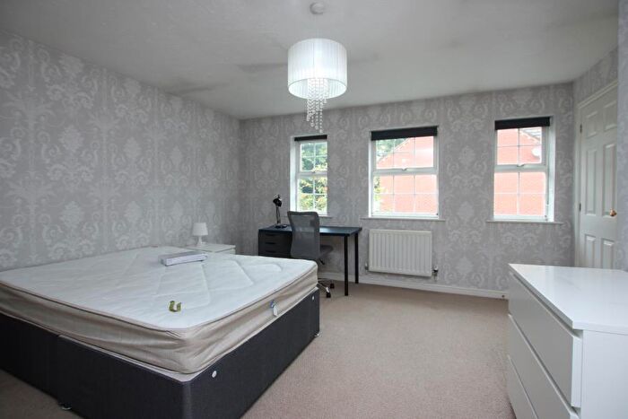 6 Bedroom Detached House To Rent In Wright Way - Stoke Park, BS16