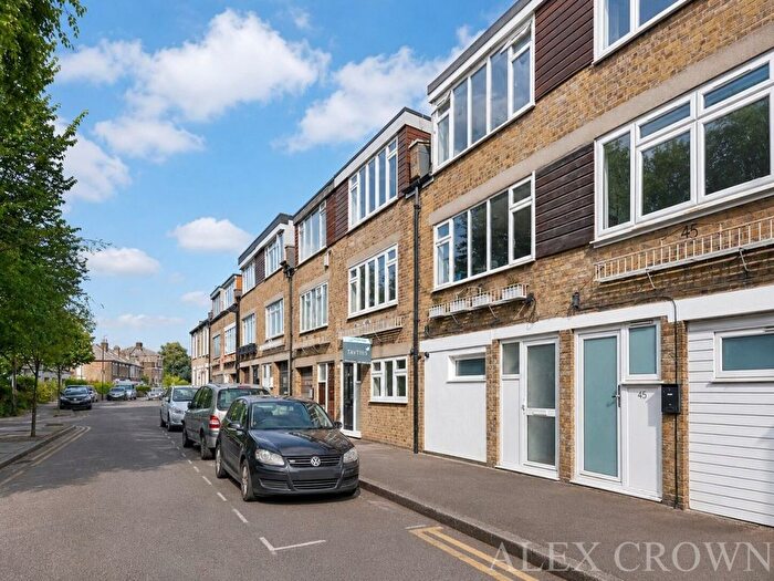 3 Bedroom Terraced House To Rent In Lynton Road, Crouch End, N8