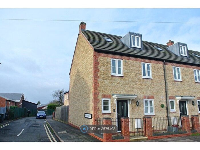 4 Bedroom End Of Terrace House To Rent In Saffron Road, Rushden, NN10
