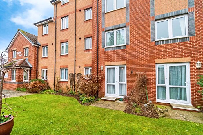1 Bedroom Flat For Sale In Oakley Court, Southampton, SO16