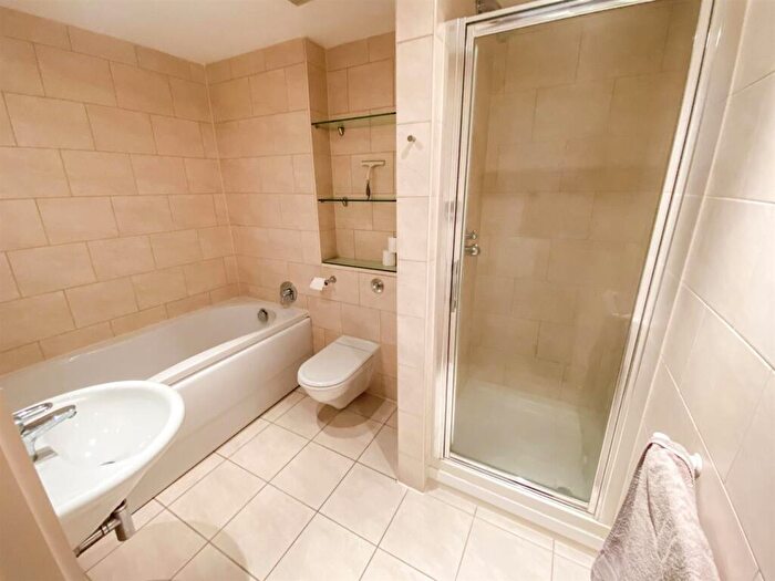 1 Bedroom Flat For Sale In Dolphin Quays, The Quay, Poole, BH15