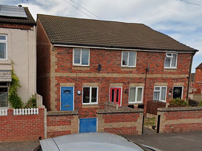 2 Bedroom End Of Terrace House To Rent In King Street, Hodthorpe, Worksop, S80