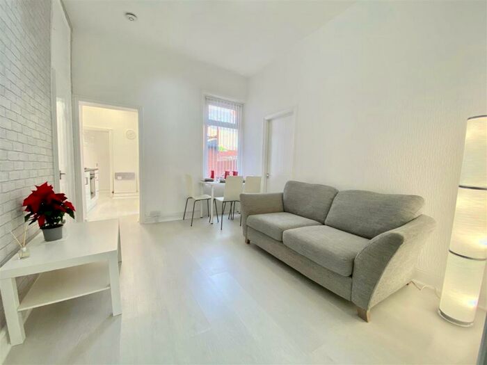 2 Bedroom Flat To Rent In Watt Street, Gateshead, NE8