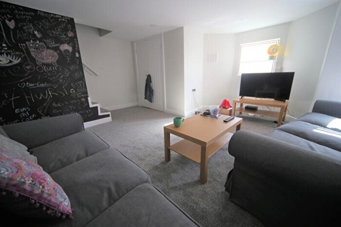 7 Bedroom Terraced House To Rent In Delph Lane, Woodhouse, Leeds, LS6