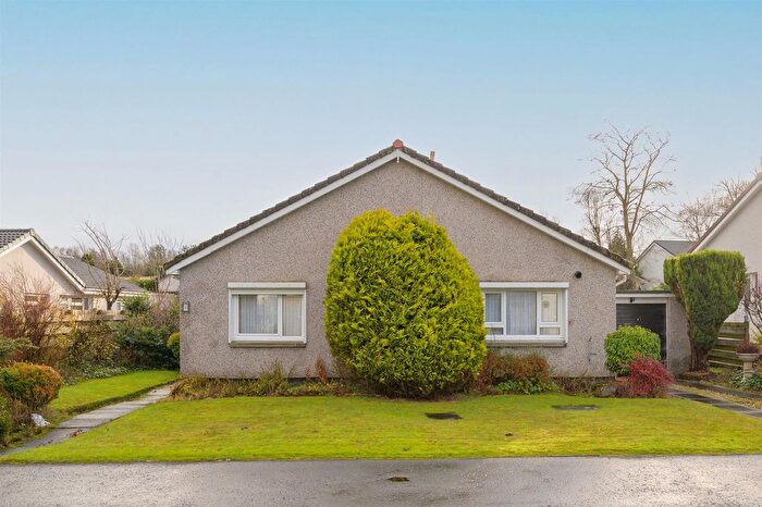3 Bedroom Detached Bungalow For Sale In Murieston Drive, Livingston, EH54
