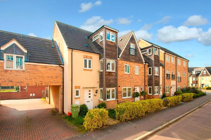 4 Bedroom Town House To Rent In Fonda Meadows, Oxley Park, Milton Keynes, MK4