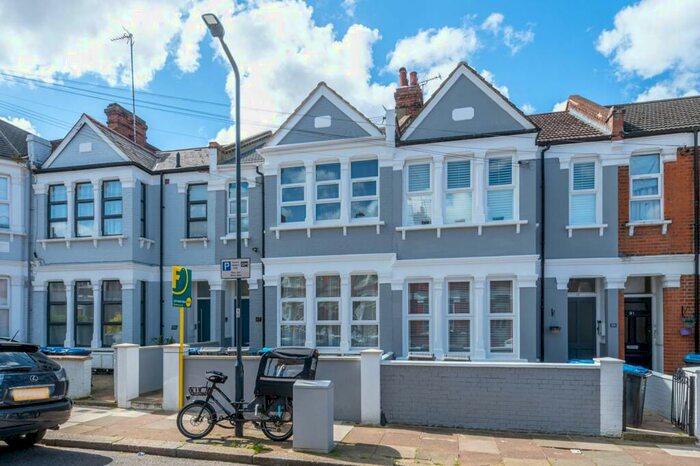 1 Bedroom Flat To Rent In Larch Road, Willesden Green, London, NW2