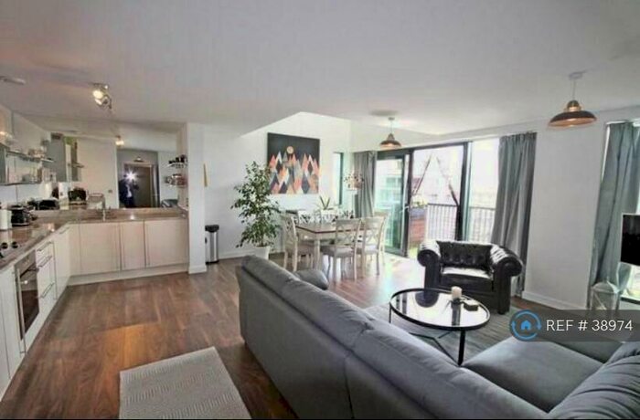 2 Bedroom Flat To Rent In Providence House, Maidenhead, SL6