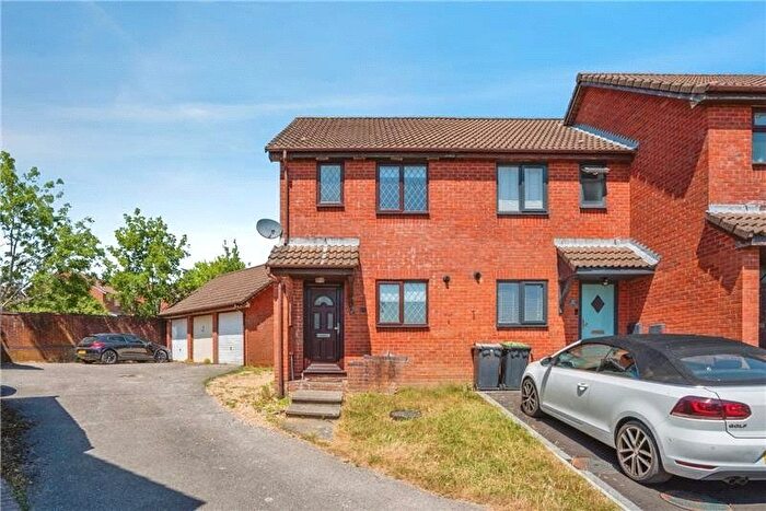 2 Bedroom End Of Terrace House For Sale In Damask Gardens, Waterlooville, Hampshire, PO7