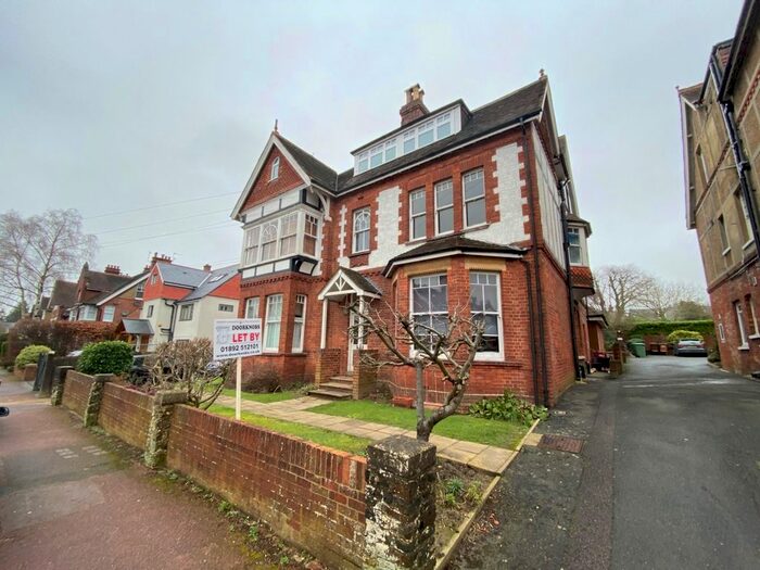 3 Bedroom Property To Rent In Molyneux Park Road, Tunbridge Wells, TN4