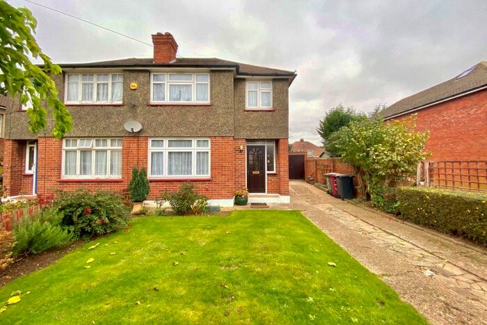 3 Bedroom Property To Rent In Kendal Drive, Slough, SL2